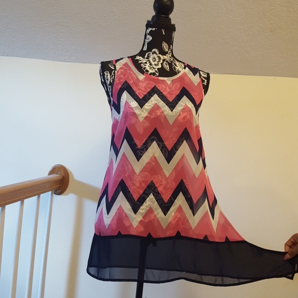 🎁Tacera Chevron Pattern Pink, White & Indigo Top - Picture 4 of 5